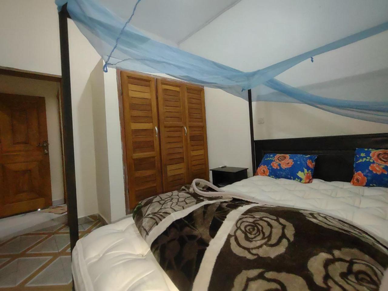Residence Ton'S Yaounde Exterior photo