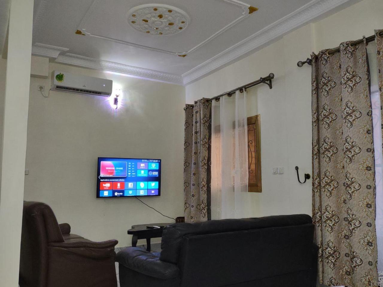 Residence Ton'S Yaounde Exterior photo